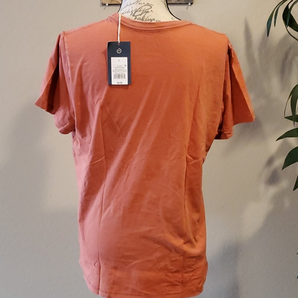 Universal threads tops - Picture 5 of 5